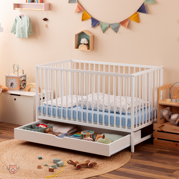 FINN Babybett mit Schublade in Weiß - Gitterbett 70x140 aus Massivholz - höhenverstellbar