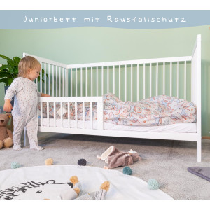 Babybett TONI 70x140 cm aus Buchenholz, mit Schlupfsprossen und Matratze, in  weiß und umbaubar